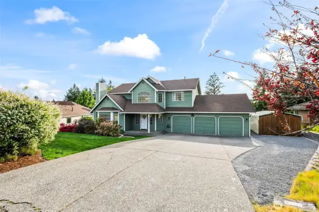 Expansive driveway with RV parking