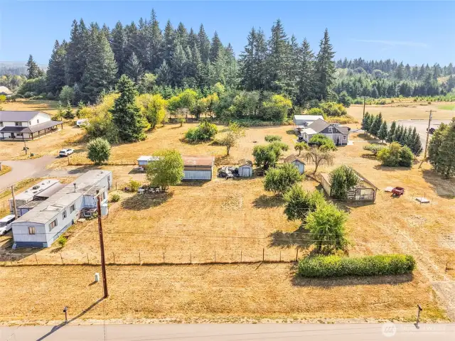 This lot has development potential for either SFR or multifamily buildings.