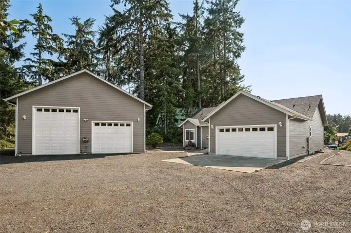 Large front yard with plenty of parking space and room to get creative!