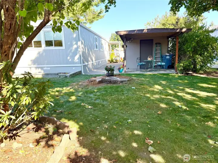 Spacious, private backyard