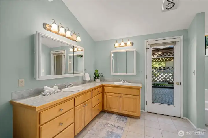 5 piece primary bath, private door leads to hot tub gazebo