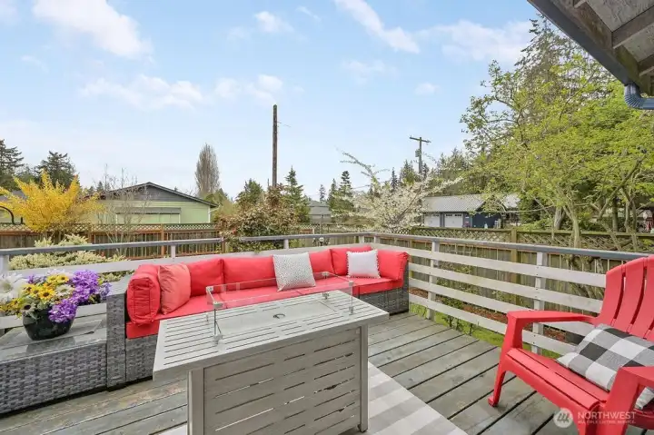 Comfortable deck for sun bathing. Comfortable deck for sun bathing.