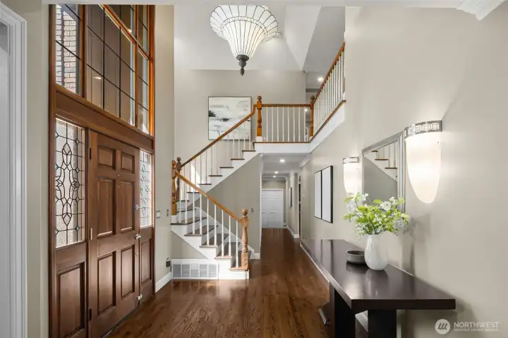 Grand, welcoming 2-story entry