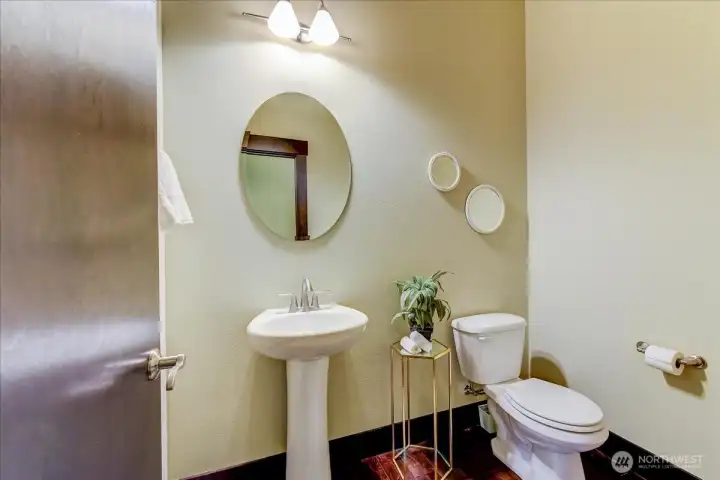 Central located 1/2 Bathroom