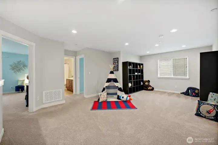 Large loft space Large loft space