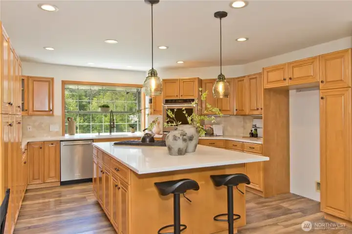 Kitchen with island sitting