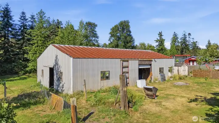 Huge barn Huge barn