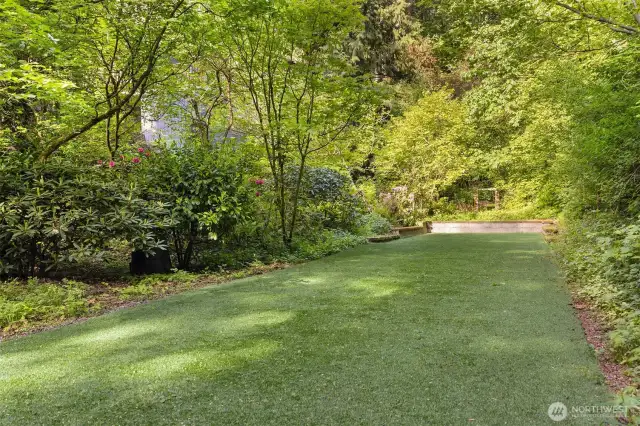 Does it get any better than this? Newly upgraded west-facing dock, shared by just six owners, with stunning views of the city and mountains. Enjoy picnics in the grassy area, relax in the lounge chairs, and store kayaks, paddleboards, and your boat with ease.