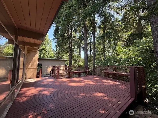 Built in benches for entertaining guests