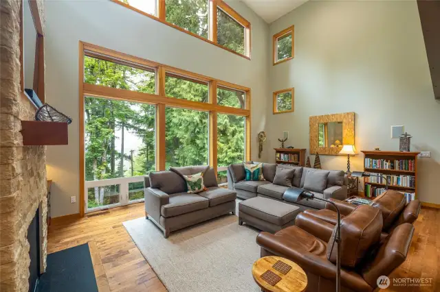 Tall ceiling with tons of natural light.