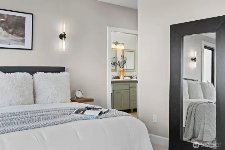 Heading back to 3/4 spa bath and walk in closet