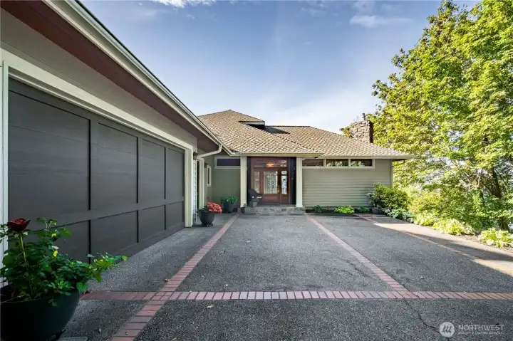 3 Car garage