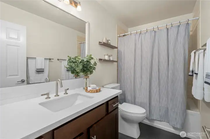 Primary ensuite bath