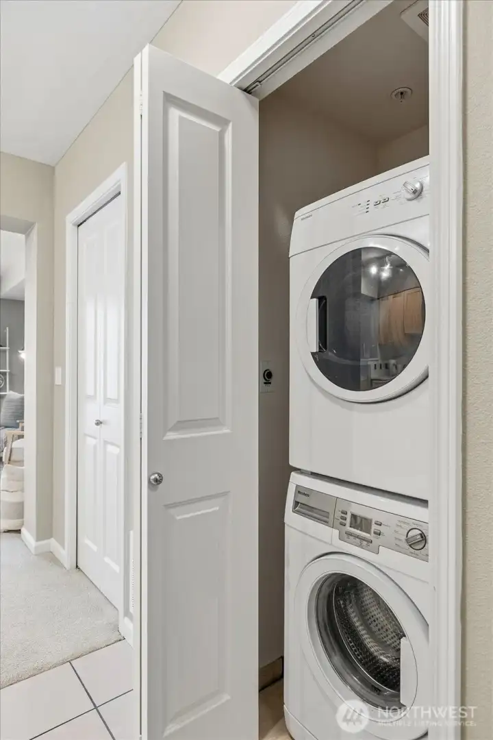 Washer/dryer in unit