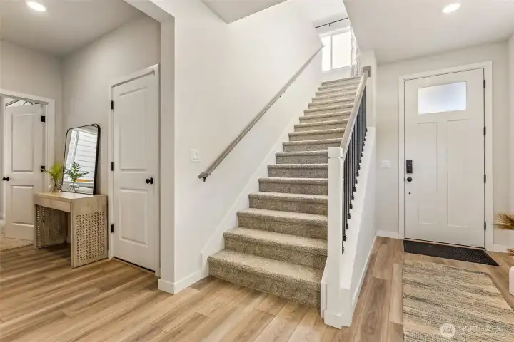 Disclaimer Secondary photos of same floor plan on different lot in different community: Photos are from another Luna, finishes, upgrades, and features may vary.