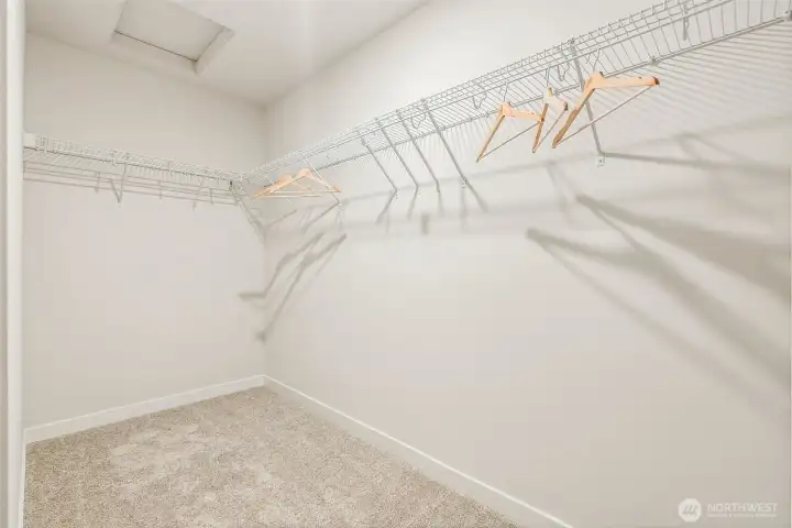 Disclaimer Secondary photos of same floor plan on different lot in different community: Photos are from another Luna, finishes, upgrades, and features may vary.