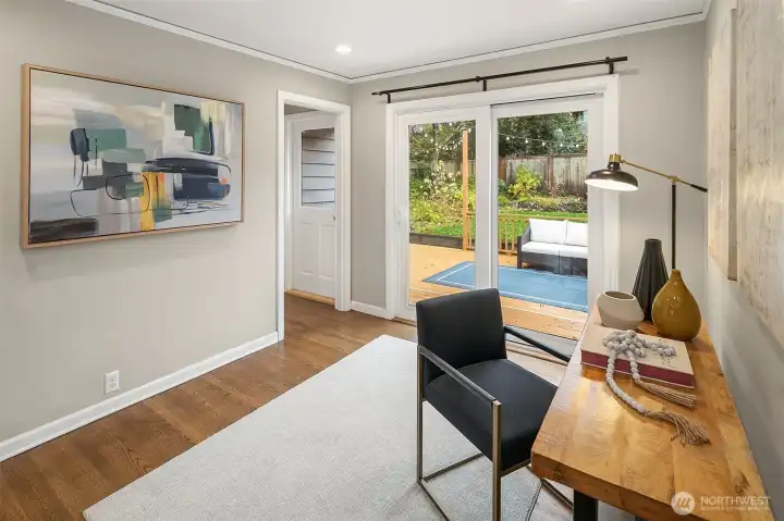 The flex space off the living room makes an excellent home office.