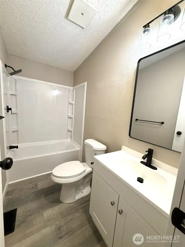 2nd Bathroom