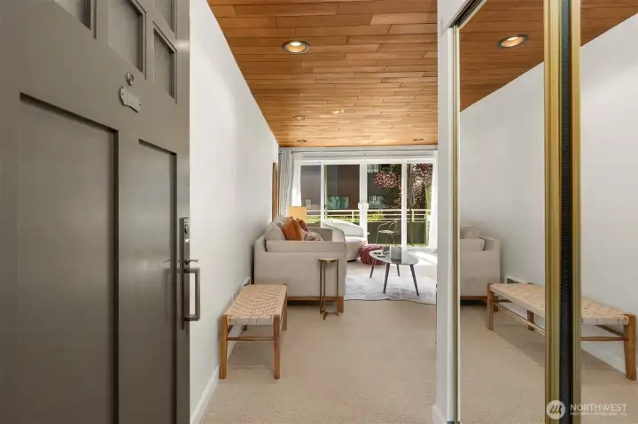 0 steps.  Private entrance.