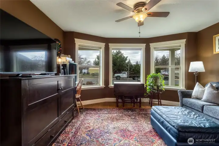 Bay Style Windows in Front Office