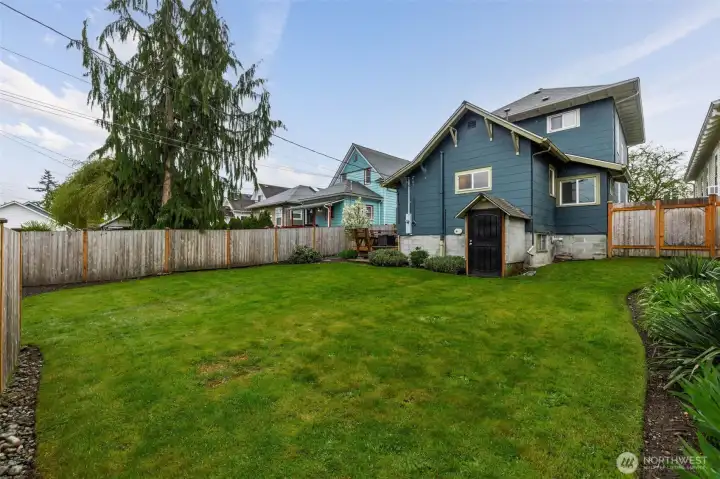 Space to play + garden + or simply be on a rare DOUBLE LOT in downtown Everett.