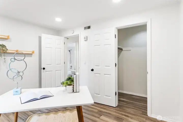 Secondary Bedroom w/ walk in closet