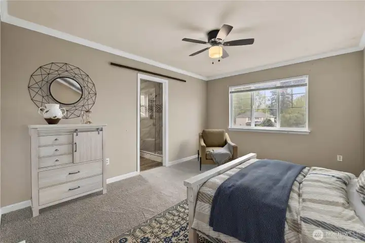 Large Primary Bedroom! Large Primary Bedroom!