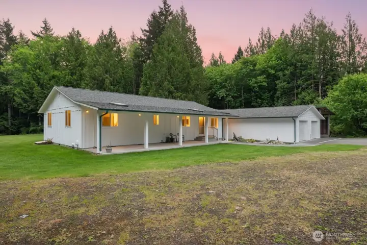 This 2100 sf home is so lovely!