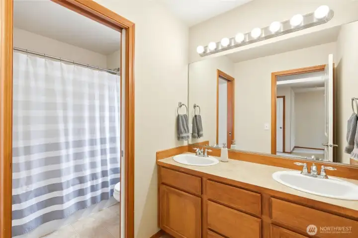 Second full bath upstairs. Second full bath upstairs.