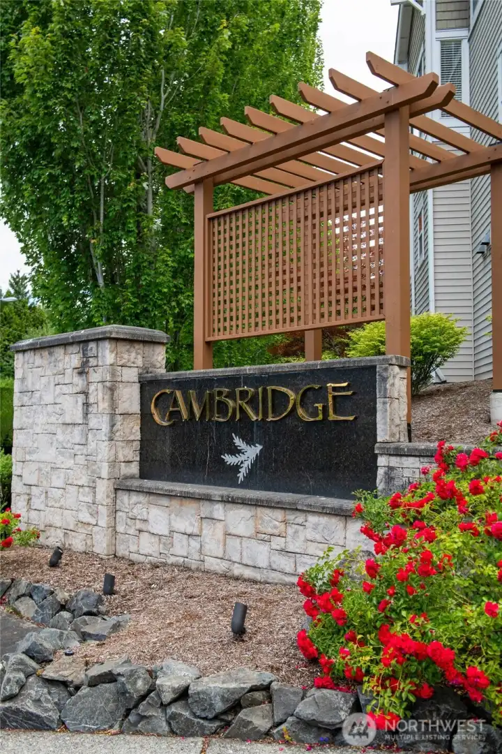 Cambridge Townhomes offers a great selection of amenities in a wonderful location!