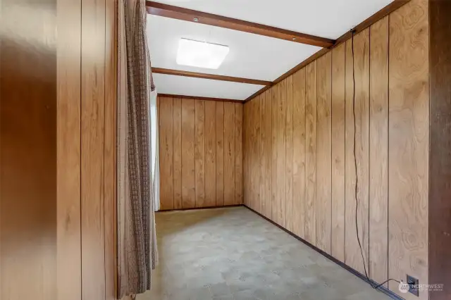 Space off main bedroom for a huge closet