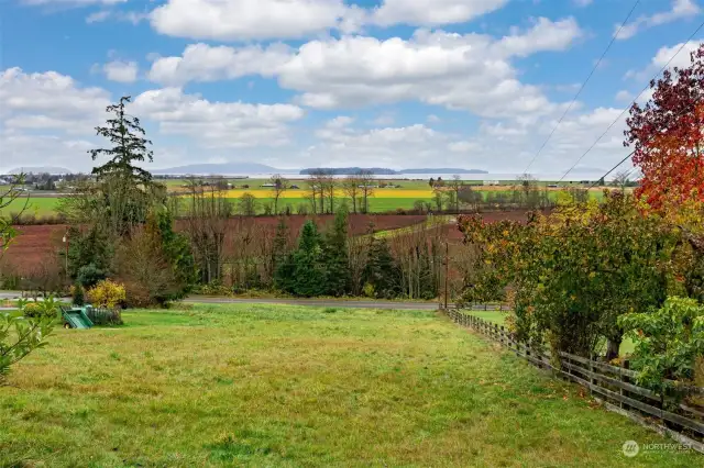 This is a portion of this property that has an access easement from Colony Road.