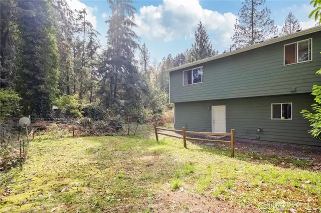 REAL nice back yard too; private and peaceful.  You'll want a fence because the river is 40' + downhill. If this were my house, I'd install a ladder system down to the river for some hang-time.