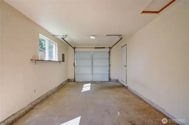 One car garage with W/D hook ups in the back
