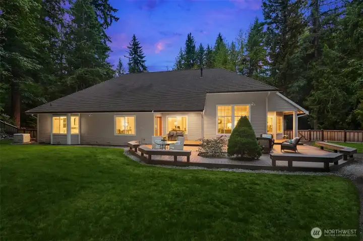 Home features a 22KW automatic generator for peace of mind.
