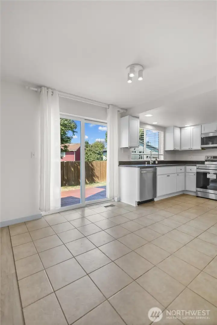 Kitchen w.eating space