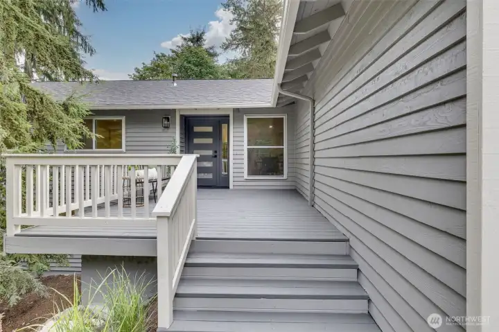 Entrance deck