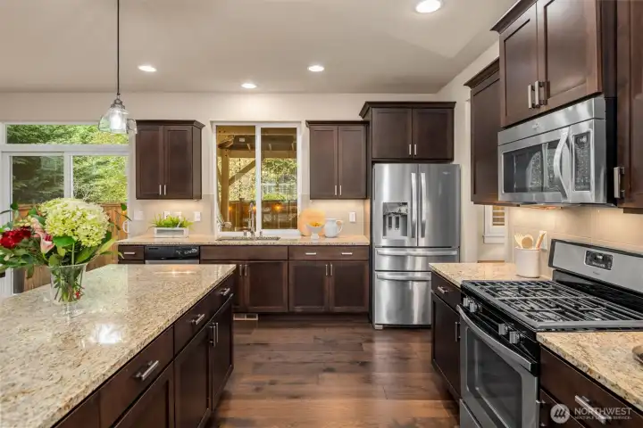 Clean island for prepping those cozy fall meals.