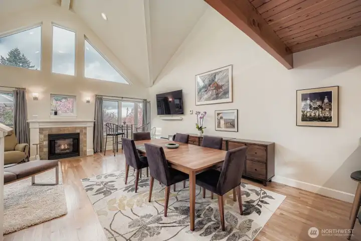 Elegant dining space to have lovely meals