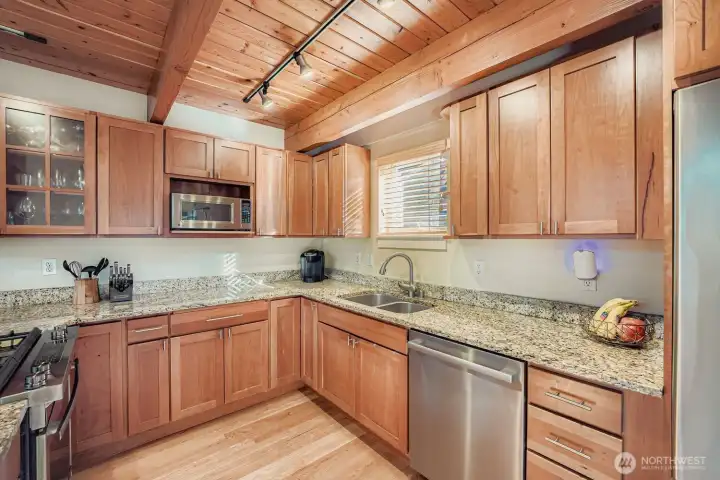 Newer appliances and granite countertops