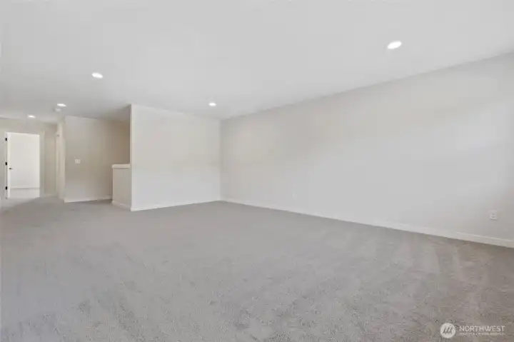 Photos of a similar home; same floor plan, colors, finishes, & upgrades may vary.