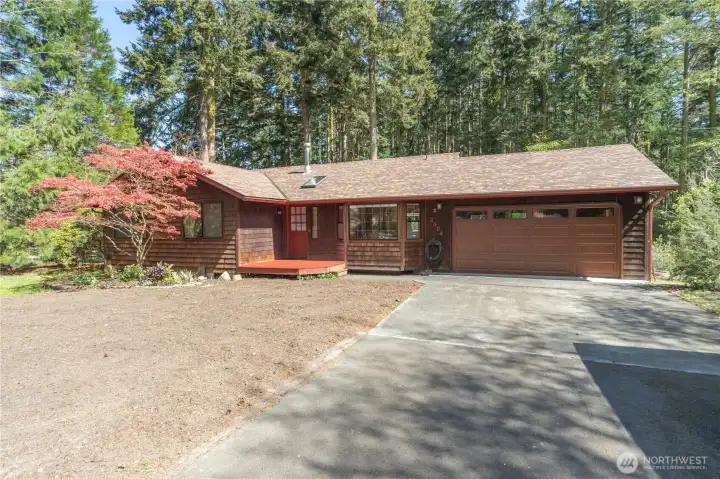Single story 3BR, 2 bath home in Port Townsend. Two tax parcels in a quiet neighborhood; one parcel is a fir forest with trails.