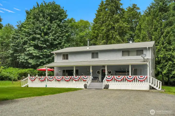 Down a Country Lane Nestled on 5 Parklike Acres! Celebrating America's 250th in Style!
