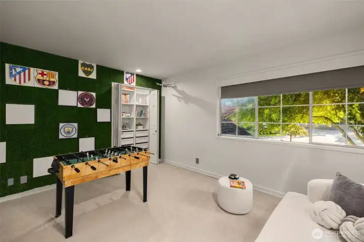 FamilyRom or 4 Bedroom with Closet Space
