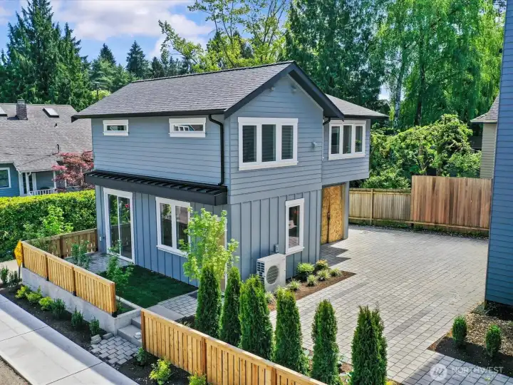 Stand Alone cottage with garage. One block to Arboretum!