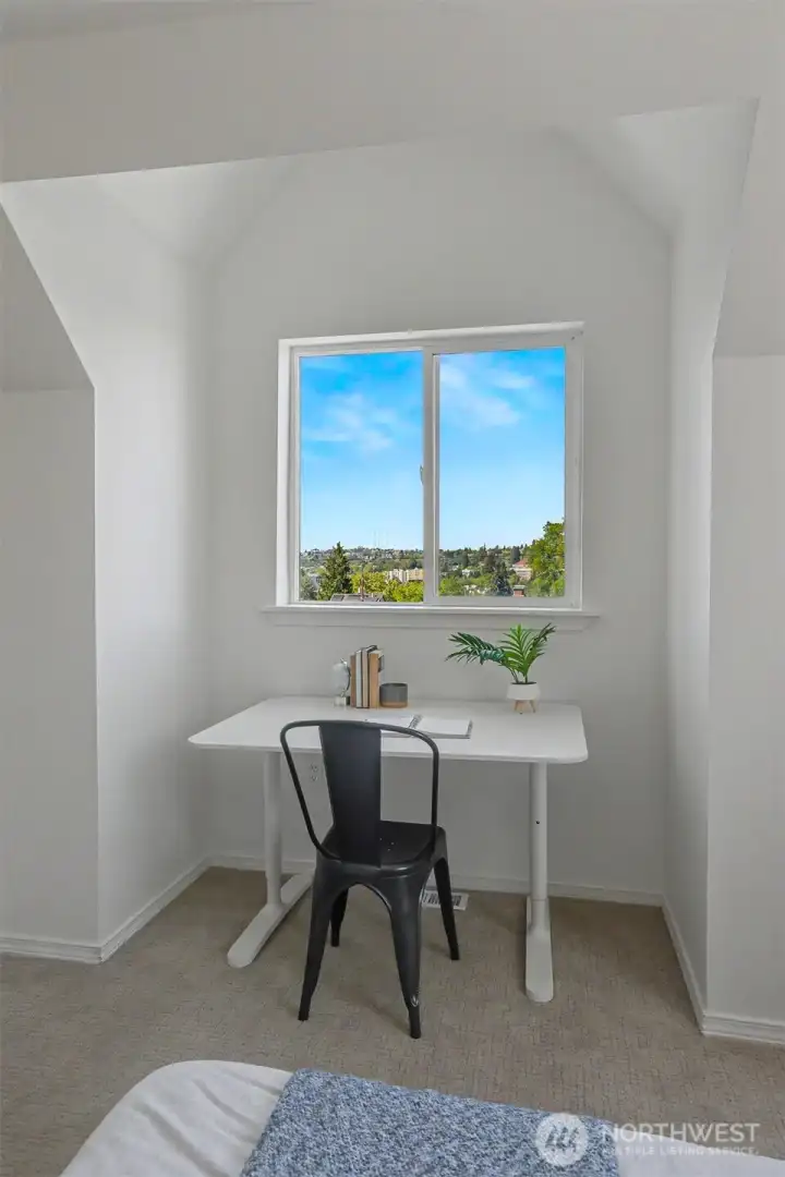 A small inset just room for a desk and to day dream at the view. A small inset just room for a desk and to day dream at the view.