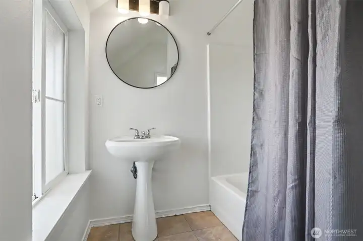 Primary bath. Primary bath.