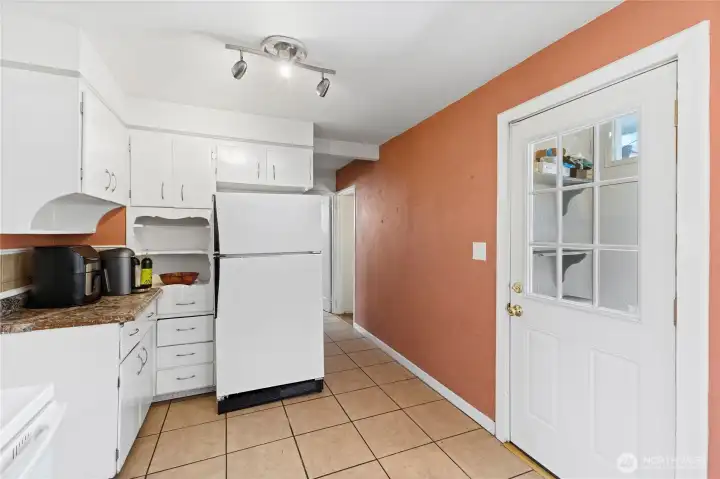 More cabinets, and counterspace! More cabinets, and counterspace!
