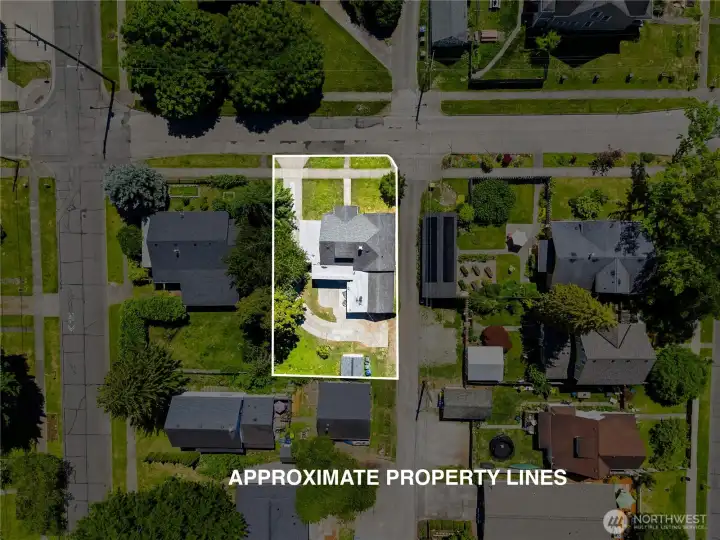 Approximate property line-ariel image. Approximate property line-ariel image.