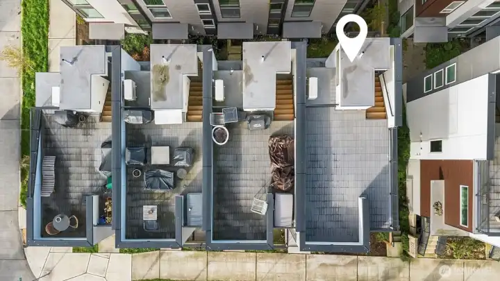 Spacious rooftop deck. Spacious rooftop deck.